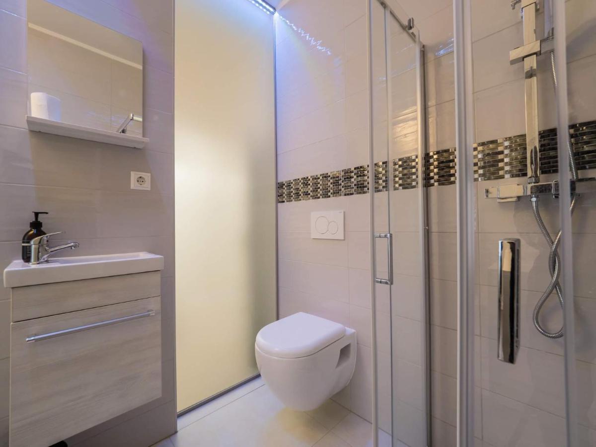 Executive Single Room With En-Suite In Guest House City Centre Luxembourg Exterior photo
