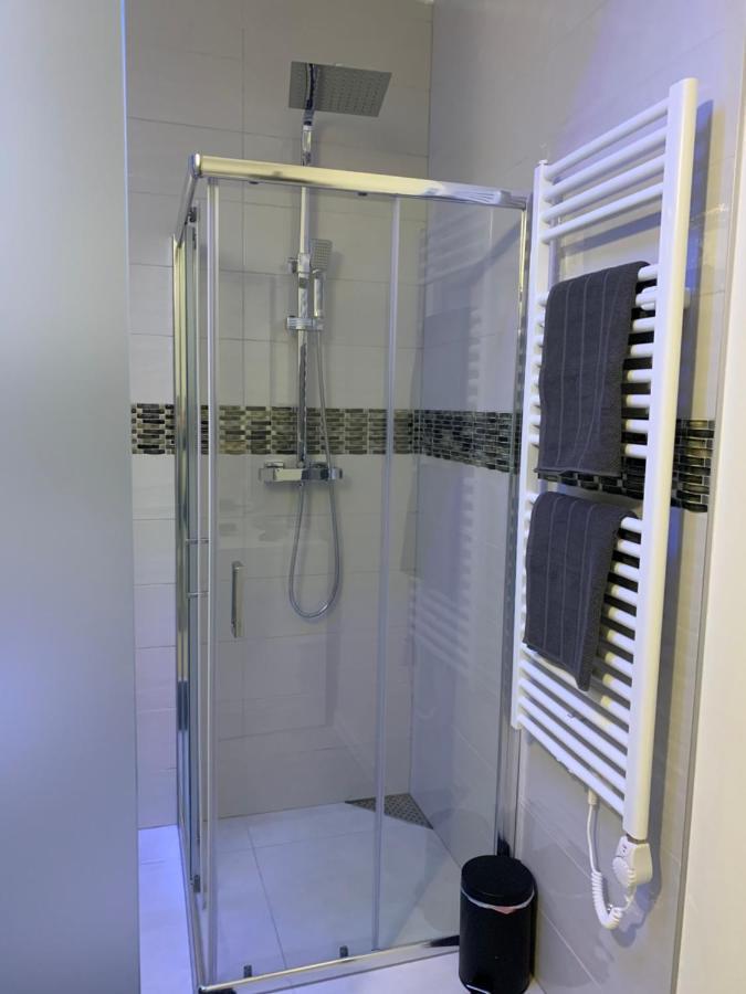 Executive Single Room With En-Suite In Guest House City Centre Luxembourg Exterior photo